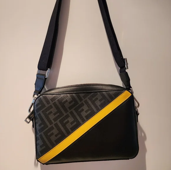 ★関税込み★ Fendi Diagonal Camera Bag 7M0286ASIC_F1O97-3.jpg?v=